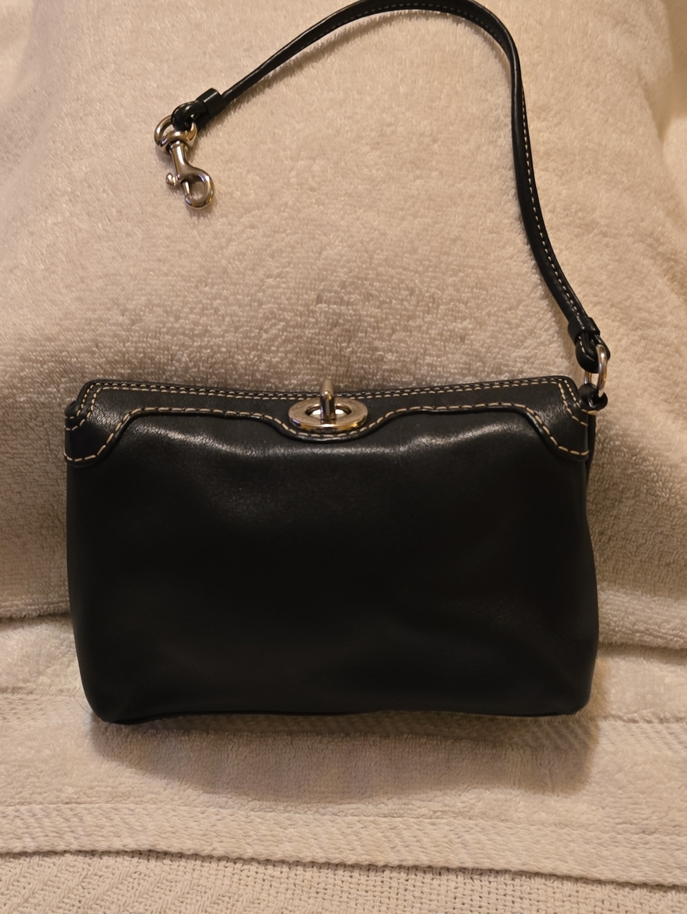 Coach Vintage Black Leather Legacy Turnlock Wristlet Y2K